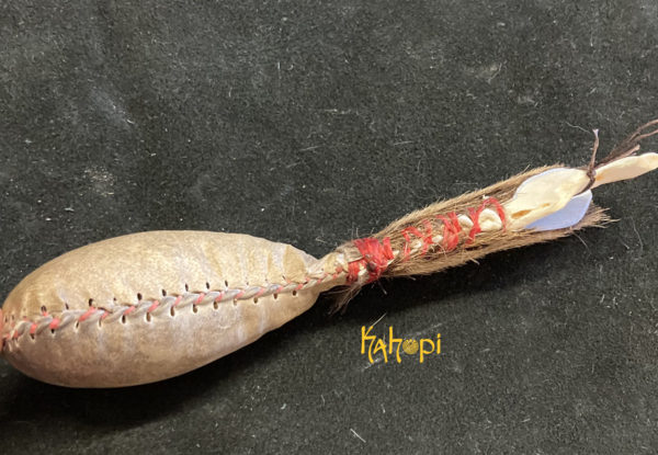 Hochet en peau de cerf chamanique 25200 artisanal #chamanique #kahopi#chamanisme#chamane#SuisseRomande#RaphTattoo#Heyana#Ayin